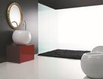 Zaskakujący design ceramiki łazienkowej – łazienka poza schematem według Disegno